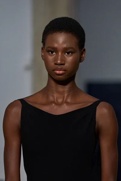 Look 64